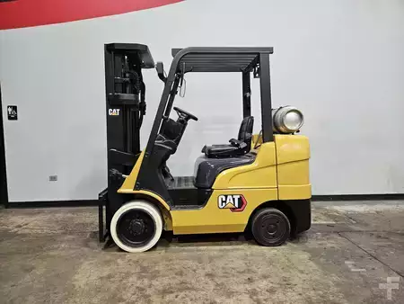 Propane Forklifts 2022  CAT Lift Trucks 2C6000 (1)