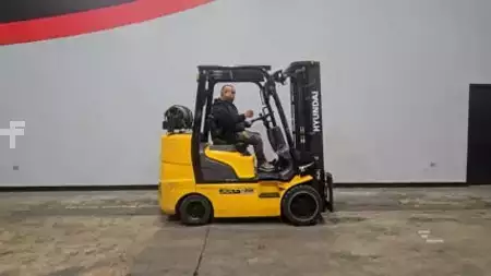 Montacargas GLP 2019  Hyundai 30LC-7A (25)