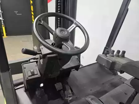 Diesel Forklifts 2012  HOIST F400 (12)