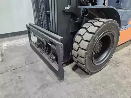 Propane Forklifts 2012  Toyota 8FGU25 (19)