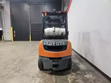 Propane Forklifts 2012  Toyota 8FGU25 (3)