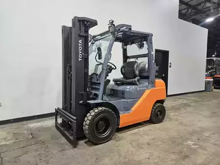 Propane Forklifts 2012  Toyota 8FGU25 (8)