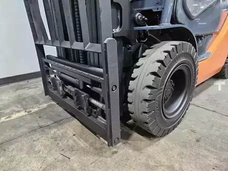 Propane Forklifts 2012  Toyota 8FGU25 (18)