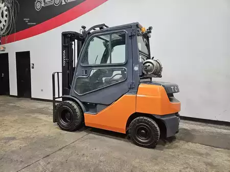 Propane Forklifts 2012  Toyota 8FGU25 (2)