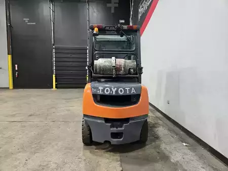 Propane Forklifts 2012  Toyota 8FGU25 (3)
