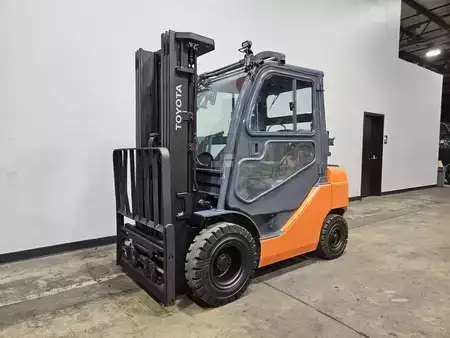 Propane Forklifts 2012  Toyota 8FGU25 (8)