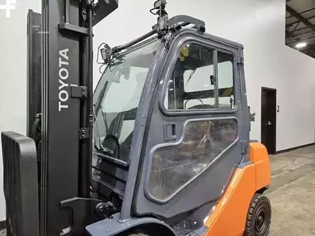 Propane Forklifts 2012  Toyota 8FGU25 (9)