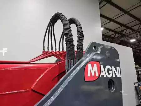 Manipulador Telescópico fijo 2020  Magni HTH10.10 (22)
