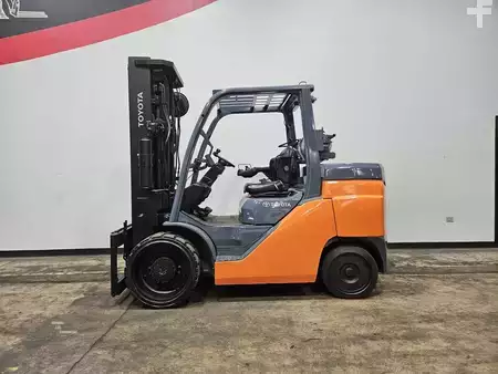 Propane Forklifts 2020  Toyota 8FGC70U (1)