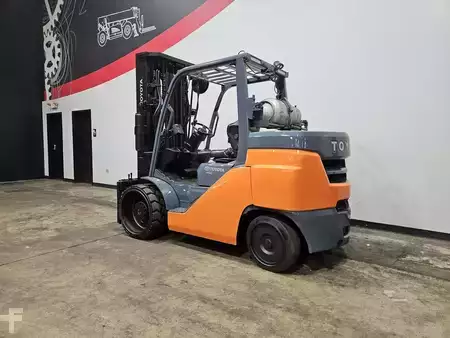 Propane Forklifts 2020  Toyota 8FGC70U (2)