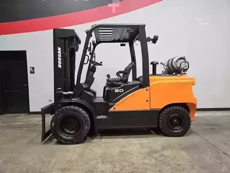 Propane Forklifts 2022  Doosan G50C-7 (1)
