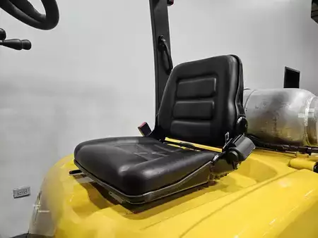 Propane Forklifts 2012  Yale GLP050LX (11)