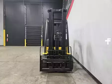 Propane Forklifts 2012  Yale GLP050LX (7)