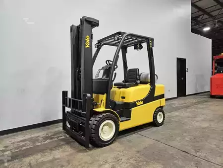 Propane Forklifts 2012  Yale GLP050LX (8)