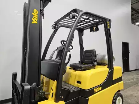 Propane Forklifts 2012  Yale GLP050LX (9)