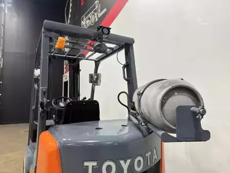 Montacargas GLP 2015  Toyota 8FGCU32 (17)