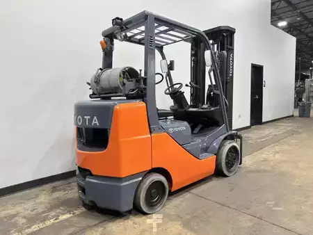 Montacargas GLP 2015  Toyota 8FGCU32 (4)