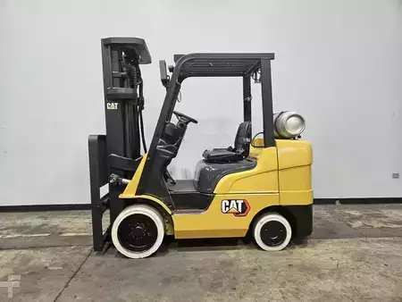 Propane Forklifts 2017  CAT Lift Trucks 2C6000 (1)
