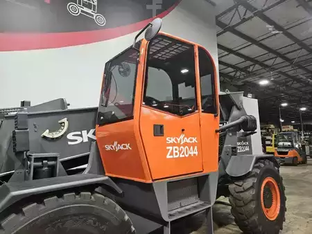 Telehandler Fixed 2013  Skyjack ZB2044 (10)