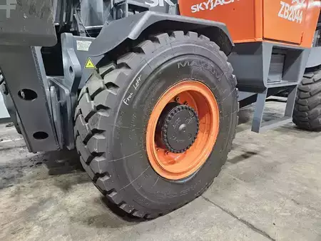 Telehandler Fixed 2013  Skyjack ZB2044 (16)