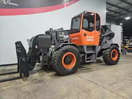 Telehandler Fixed 2013  Skyjack ZB2044 (8)