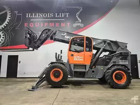 Telehandler Fixed 2013  Skyjack ZB2044 (9)