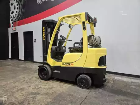 Propane Forklifts 2017  Hyster S60FT (2)