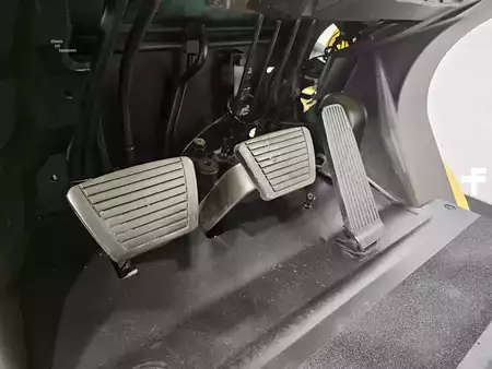 Propane Forklifts 2018  Mitsubishi FG25N (14)