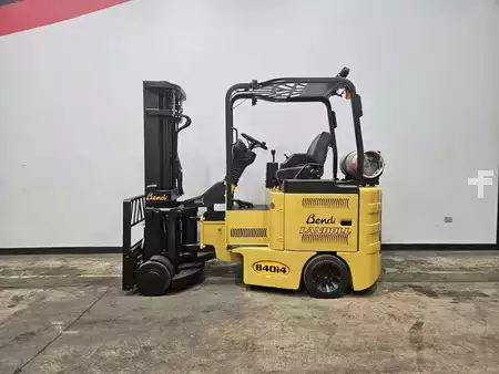 Montacargas de Pasillo Angosto 2018  Bendi B40I5 (1)
