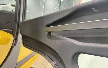 Propane Forklifts 2019  Yale GLP100VX (10)