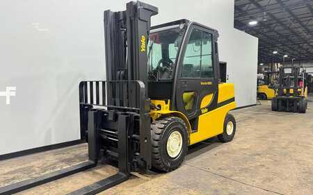 Propane Forklifts 2019  Yale GLP100VX (7)