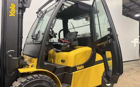 Propane Forklifts 2019  Yale GLP100VX (8)