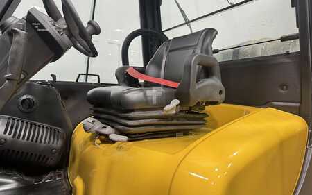Propane Forklifts 2019  Yale GLP100VX (9)
