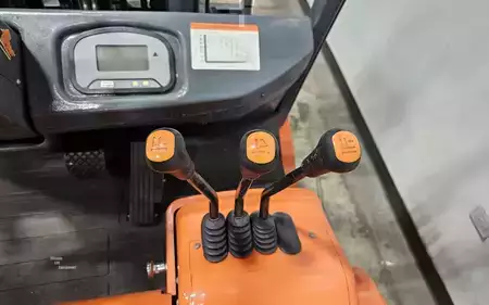 Montacargas Eléctrico (4 ruedas) 2017  Viper FB35 (12)