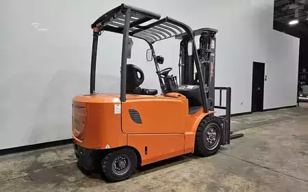 Montacargas Eléctrico (4 ruedas) 2017  Viper FB35 (4)