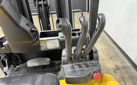 4 Wheels 2014  Yale ERC060VG (11)