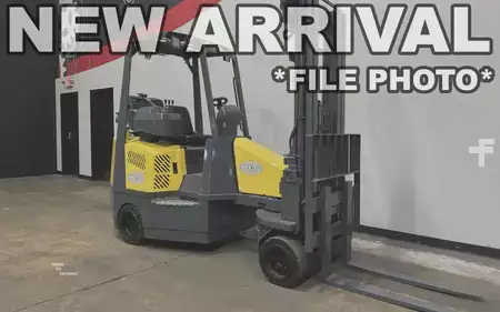 Montacargas de Pasillo Angosto 2015  Aisle Master 44SE (1)