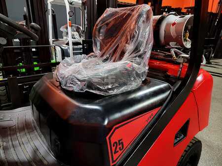 Propane Forklifts 2024  Viper FY25T-RED (8)