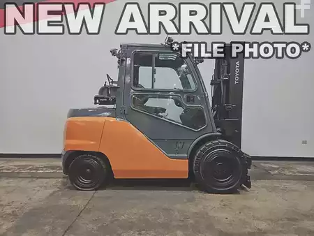 Propane Forklifts 2014  Toyota 8FG45U (1)