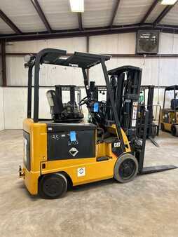 4 Wheels 2012  CAT Lift Trucks E5000 (1)