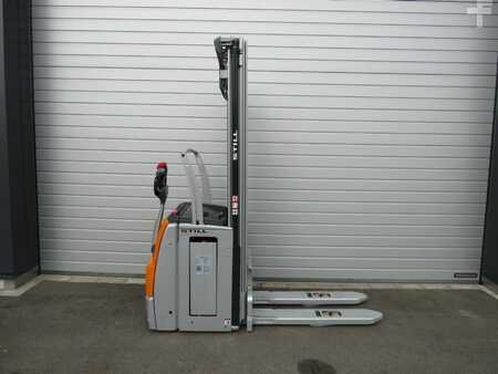 Stacker pedestre 2019  Still EXV14i (4)