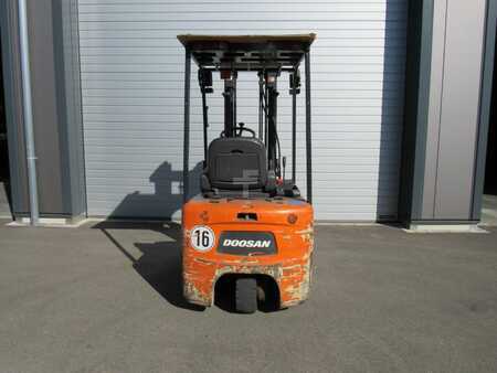 Eléctrico - 3 rodas 2009  Doosan B16R-5 (4)