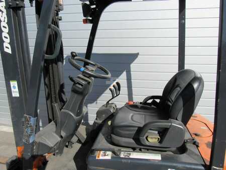 Eléctrico - 3 rodas 2009  Doosan B16R-5 (6)