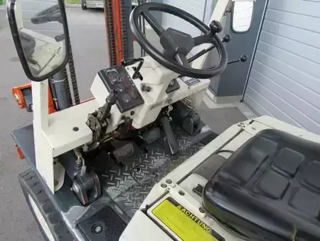 Dieselstapler 1991  Nissan Nissan EH02F25U (5)