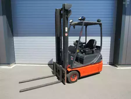 Elektro 3 Rad 1999  Linde E14 (1)