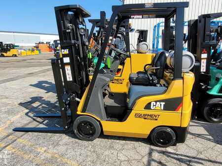 Empilhador a gás 2014  CAT Lift Trucks 2C3000 (1)