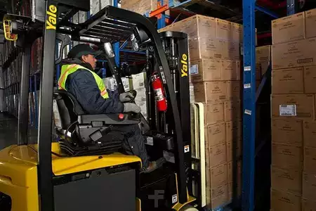 4-Wheel Electric - Yale ERC030VA (4)