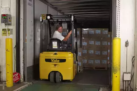 3-Wheel Electric - Yale ERP030VT (3)