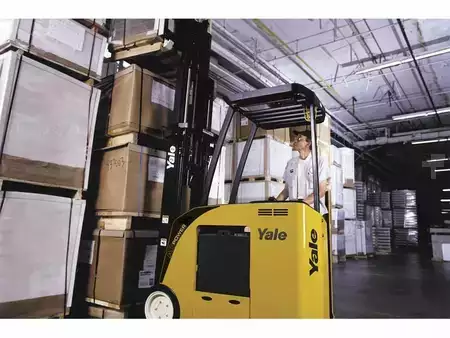 3-Wheel Electric 2013  Yale ESC040AC (4)