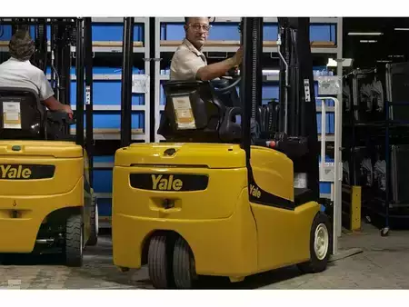 3-Wheel Electric 2013  Yale ERP-040VT (3)